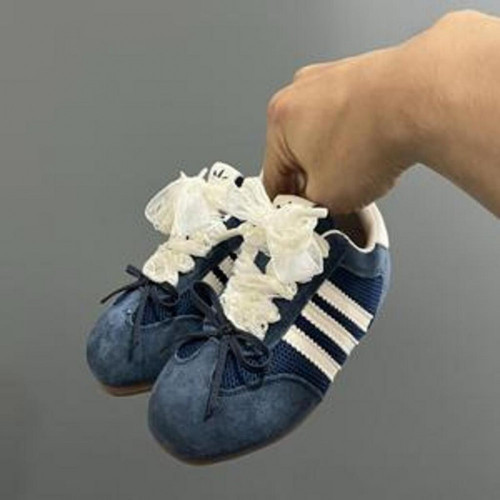 아동용 스니커즈